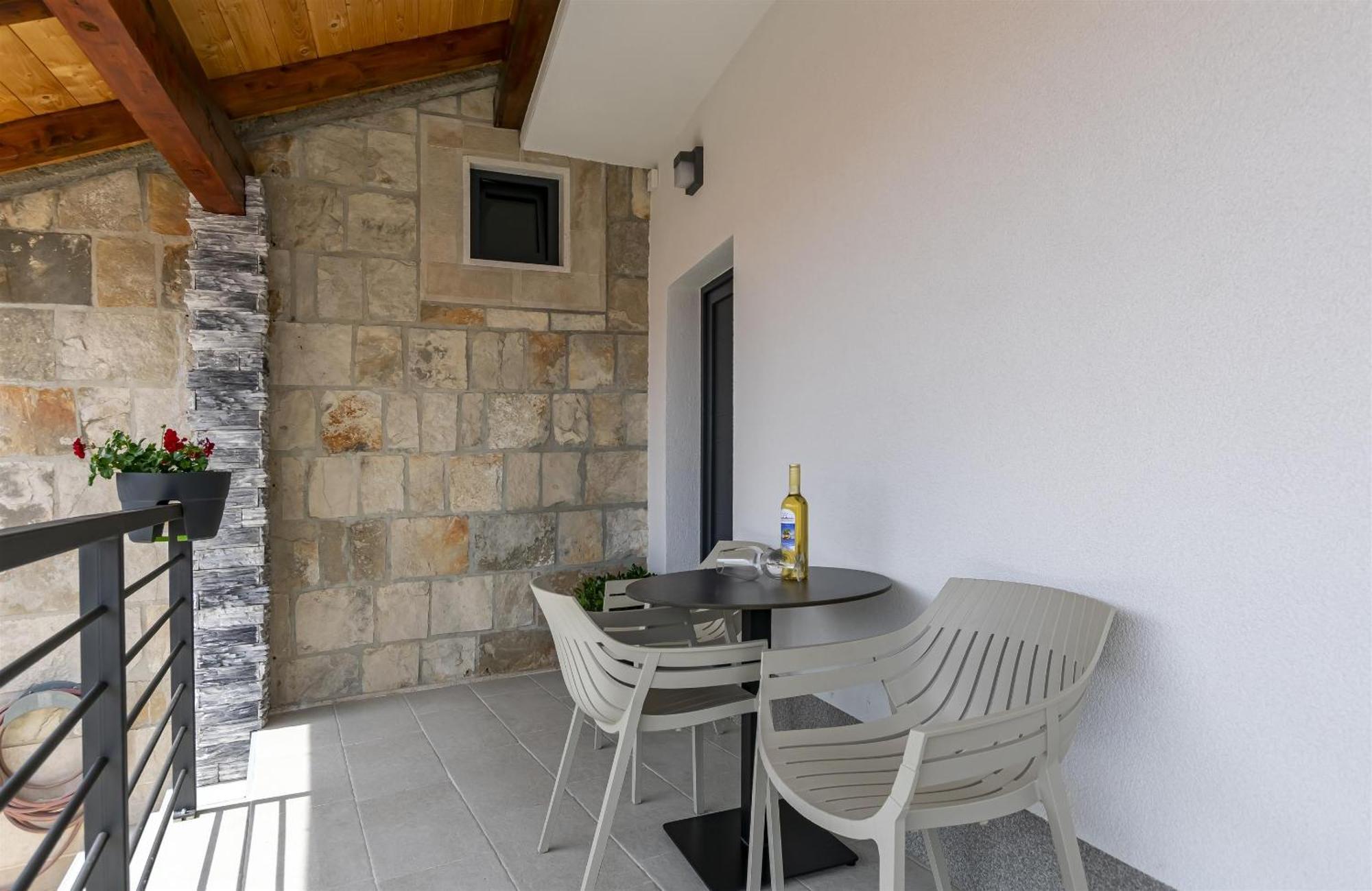 Apartments Vila Nadalina Delux Brela Exterior photo